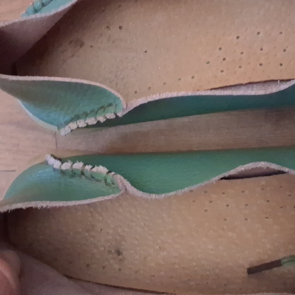 Green Leather Women's Loafer Moccasin Shoes - Picture 2 of 5